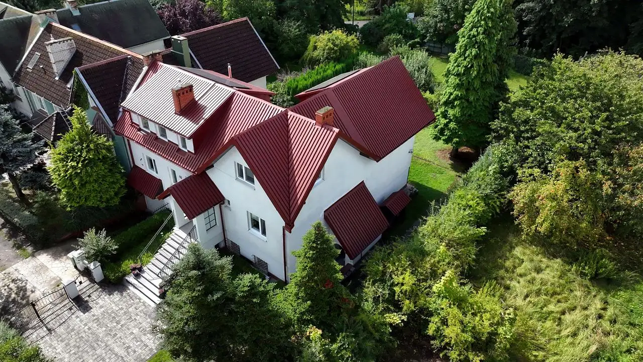 Mycie i malowanie dachu oraz elewacji domu w Słupsku – Słupsk, CleanTech