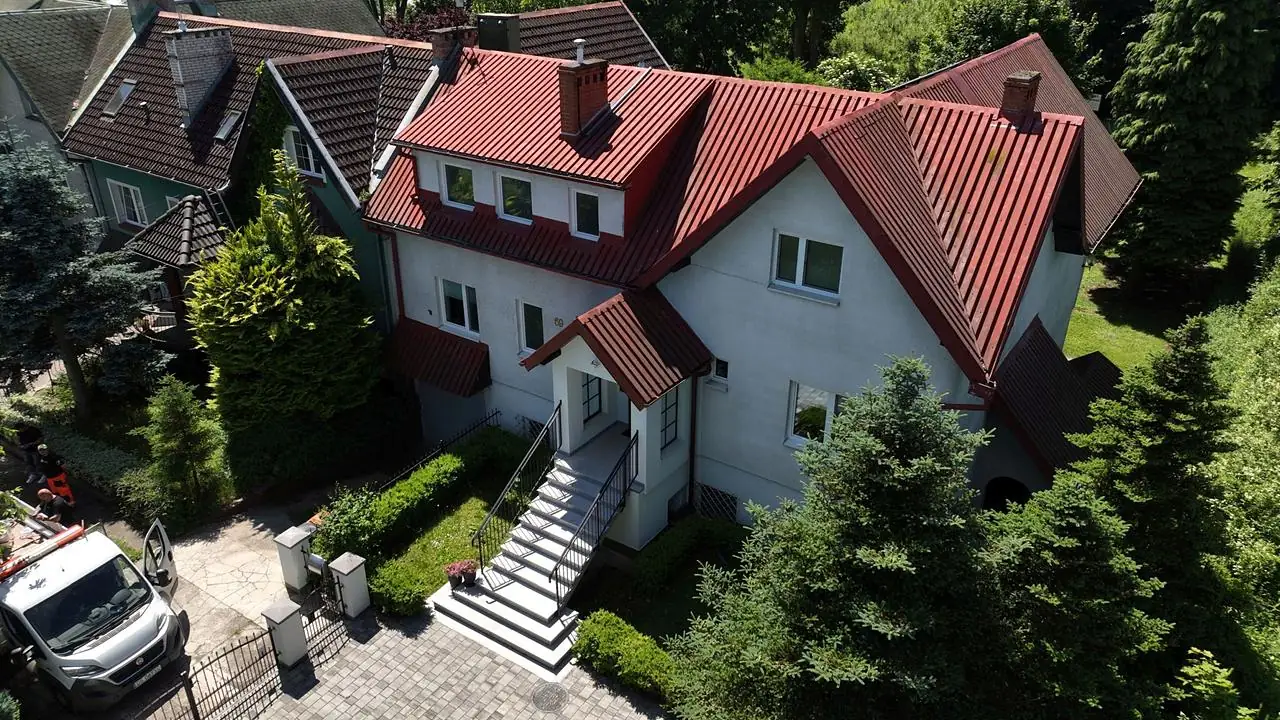 Front domu z wejściem: przed pracami – Słupsk, CleanTECH