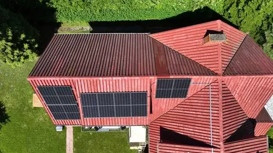 Dach od strony ogrodu przed myciem – Słupsk, CleanTECH